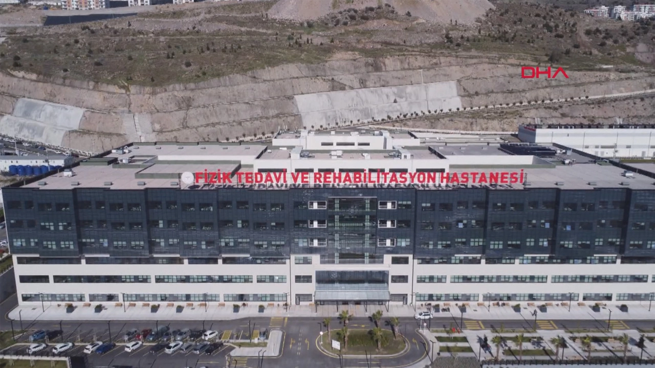 Kalp ve akciğer hastaları için yeni umut: İzmir’de Kardiyopulmoner Rehabilitasyon Ünitesi başlıklı video haberin görseli