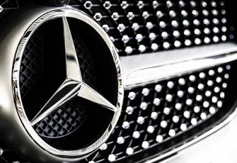 Mercedes-Benz, rakibi BMW'den motor mu alacak?