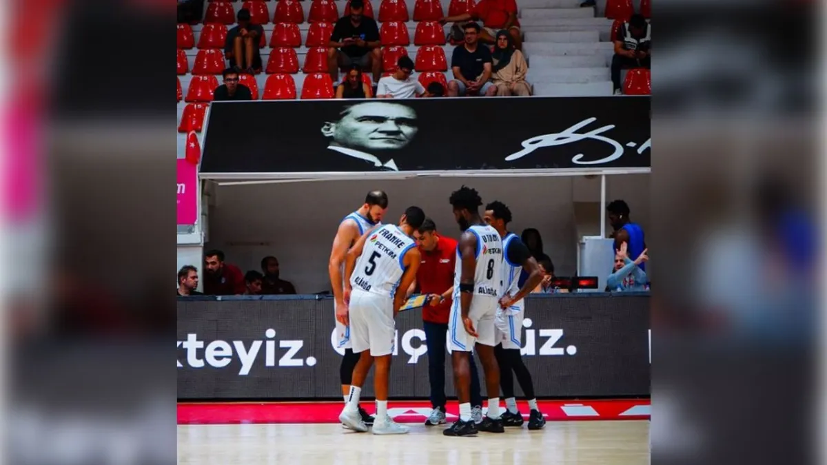 Petkimspor, Ege Cup’ta üçüncü oldu haberinin görseli