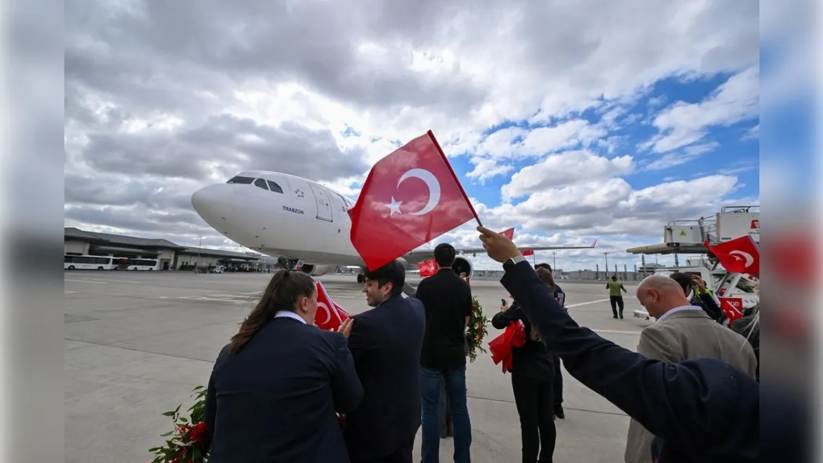 Türkiye A Milli Erkek Basketbol Takımı&#039;na coşkulu karşılama haberinin görseli