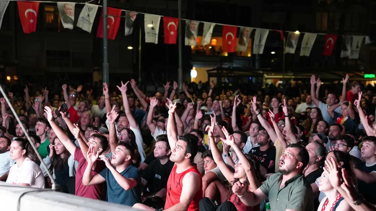 Türkiye-Almanya EuroBasket 2025 finali dev ekrandan izlendi haberinin görseli