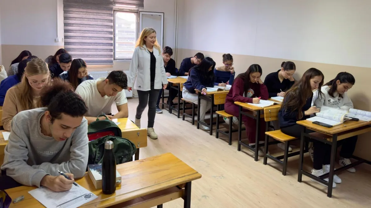 Çiğli Belediyesi’nden mezun öğrencilere YKS hazırlık desteği haberinin görseli