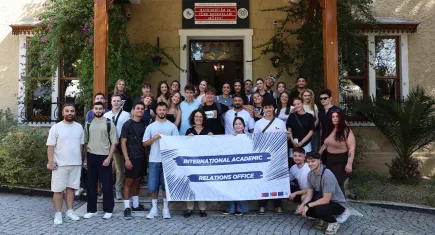 DEÜ, 13 ülkeden gelen Erasmus+ öğrencilerini karşıladı
