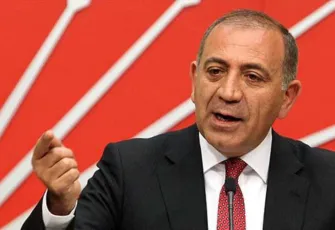 Kayyum Gürsel Tekin CHP'nin Sarıyer'deki eski İl Başkanlığı binasında