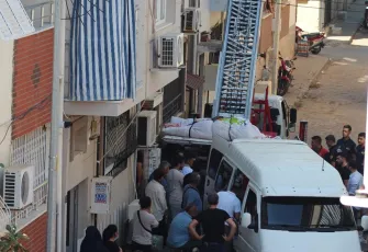Tüp mide ameliyatı sonrası hayatını kaybetmişti: 310 kiloluk Barış'ın cenazesi eşya taşıma asansörüyle çıkarılabildi