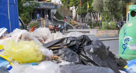 Buca'da çöp kamyonları sahaya çıktı: Eylem sona erdi, temizlik hızla başladı