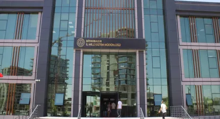 Diyarbakır'da kadın öğretmene saldırı:  Milli Eğitim Müdürlüğü açıklama yaptı!