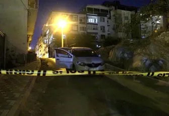İzmir Bayraklı'da eşini silahla yaralayıp rehin alan şüpheli tutuklandı