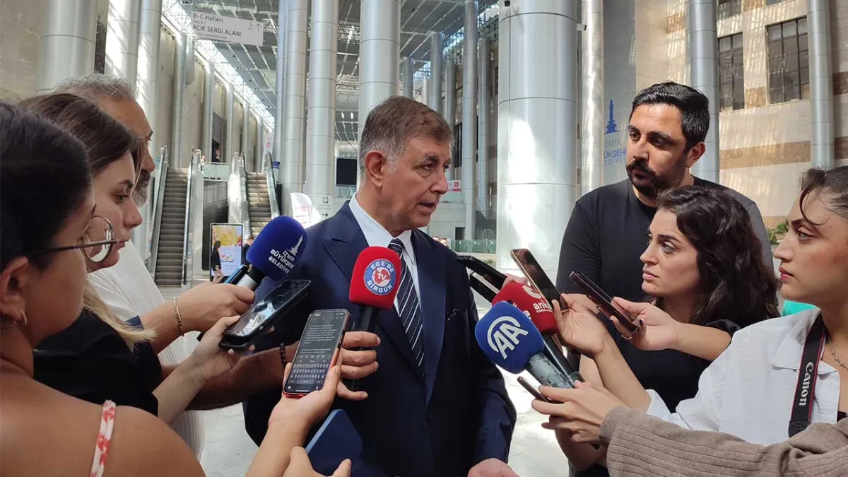 Başkan Tugay’dan işçi iadesi açıklaması: &quot;İşçi düşmanı değiliz, fazlalık var&quot; haberinin görseli