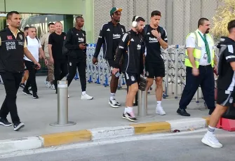 Beşiktaş İzmir’de! Maç öncesi taraftardan coşkulu karşılama