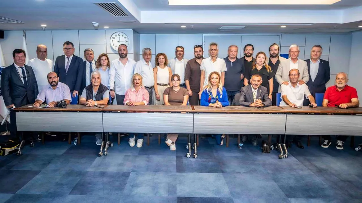 Ege Bölgesi gazetecileri İzmir’de buluştu haberinin görseli