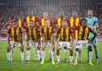 Göz-Göz, evinde Kartal avında