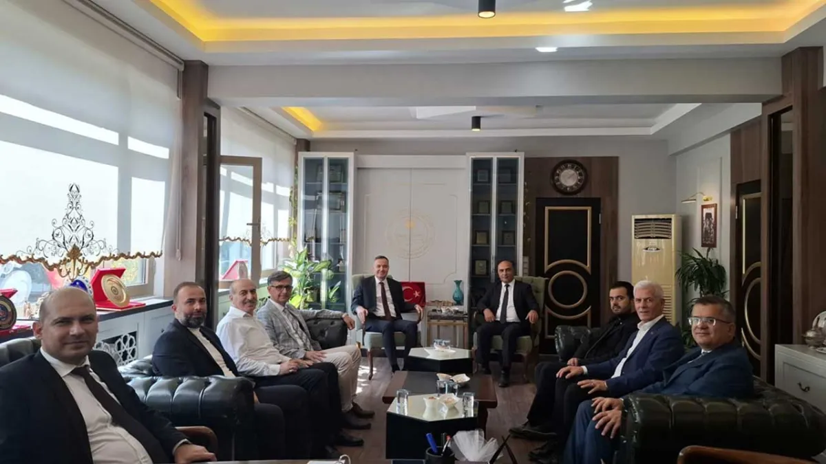 İzmir İl Sağlık Müdürü Ayhan Kul, Kemalpaşa’da incelemelerde bulundu haberinin görseli