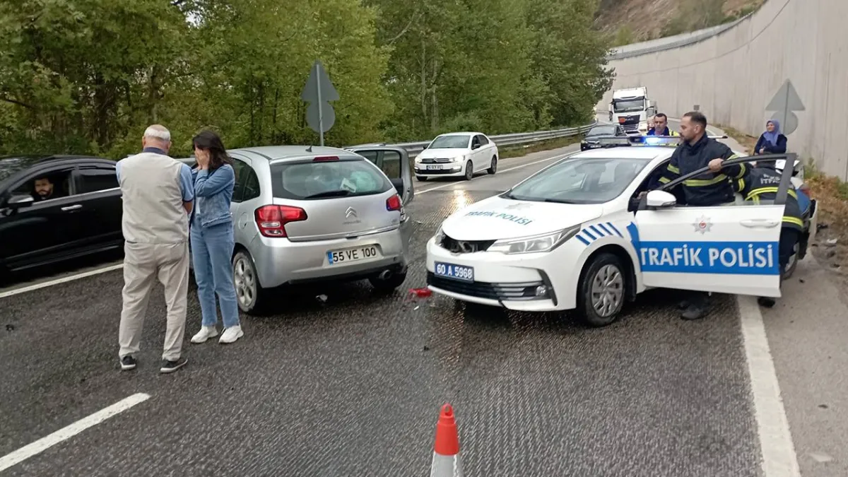 Kaza bölgesine giden polis aracına otomobil çarptı: 2 polis yaralandı haberinin görseli