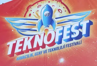 TEKNOFEST 2025’te gökyüzü şöleni: SOLOTÜRK ve HÜRKUŞ’tan nefes kesen gösteriler