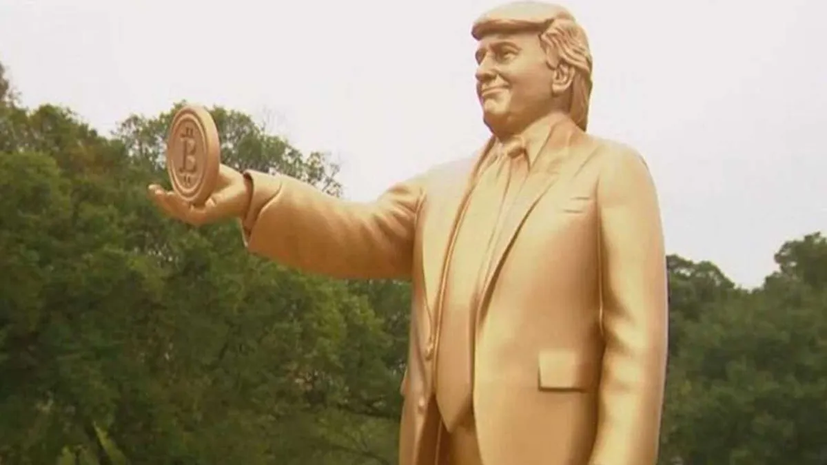 Trump’ı Bitcoin heykeli ilgi odağı oldu! haberinin görseli