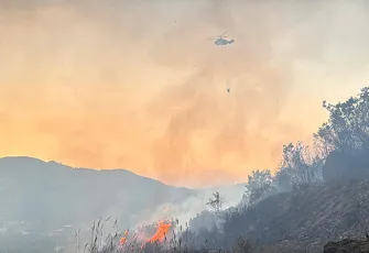 Antalya ve Muğla'daki yangınlara müdahale devam ediyor