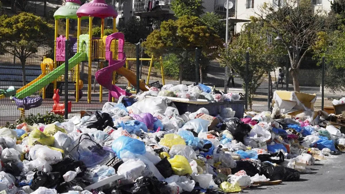 Buca’da çöp krizi büyüyor: Mahalle sakinlerinden temizlik çağrısı haberinin görseli