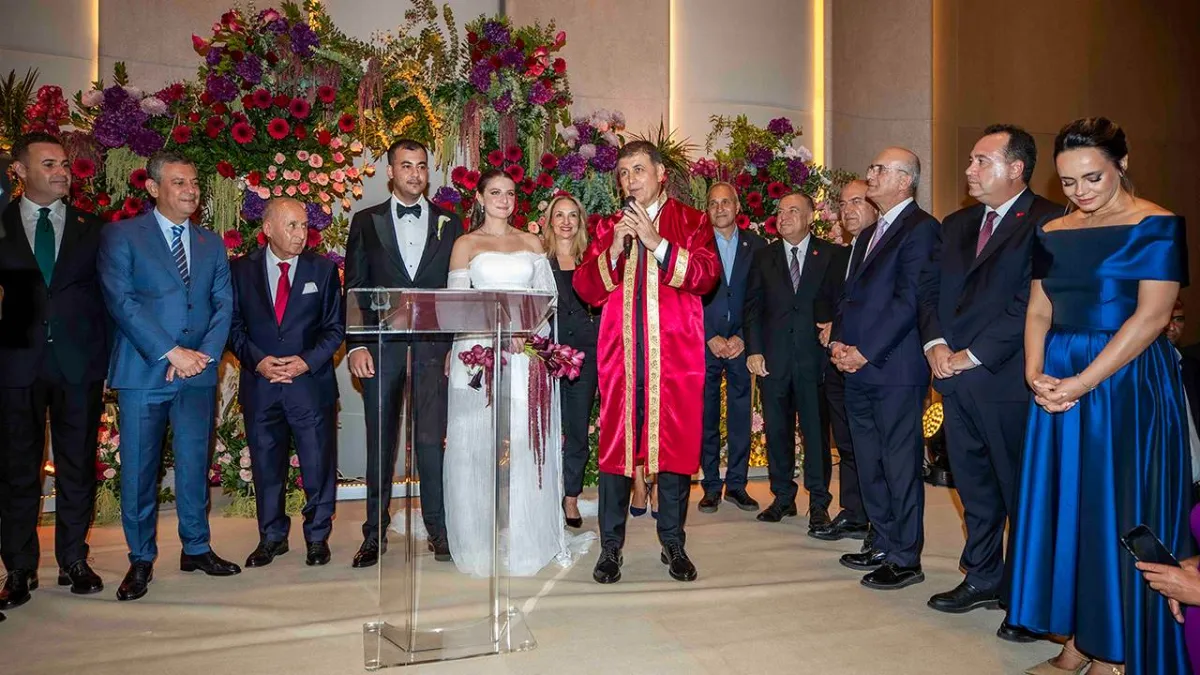 Cemil Tugay'ın mutlu günü: Kızı Defne’nin nikahını kıydı haberinin görseli