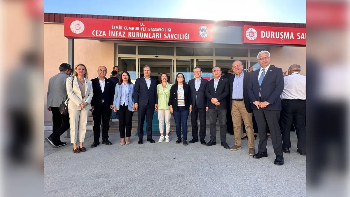 CHP’li İzmir Milletvekillerinden Soyer ve Aslanoğlu’na destek haberinin görseli