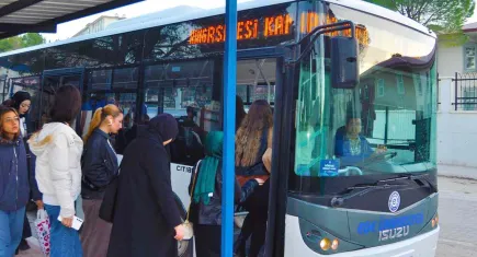 Ege Üniversitesi’nden kampüs içi ulaşımda öğrencilerine konforlu ve ücretsiz çözümler