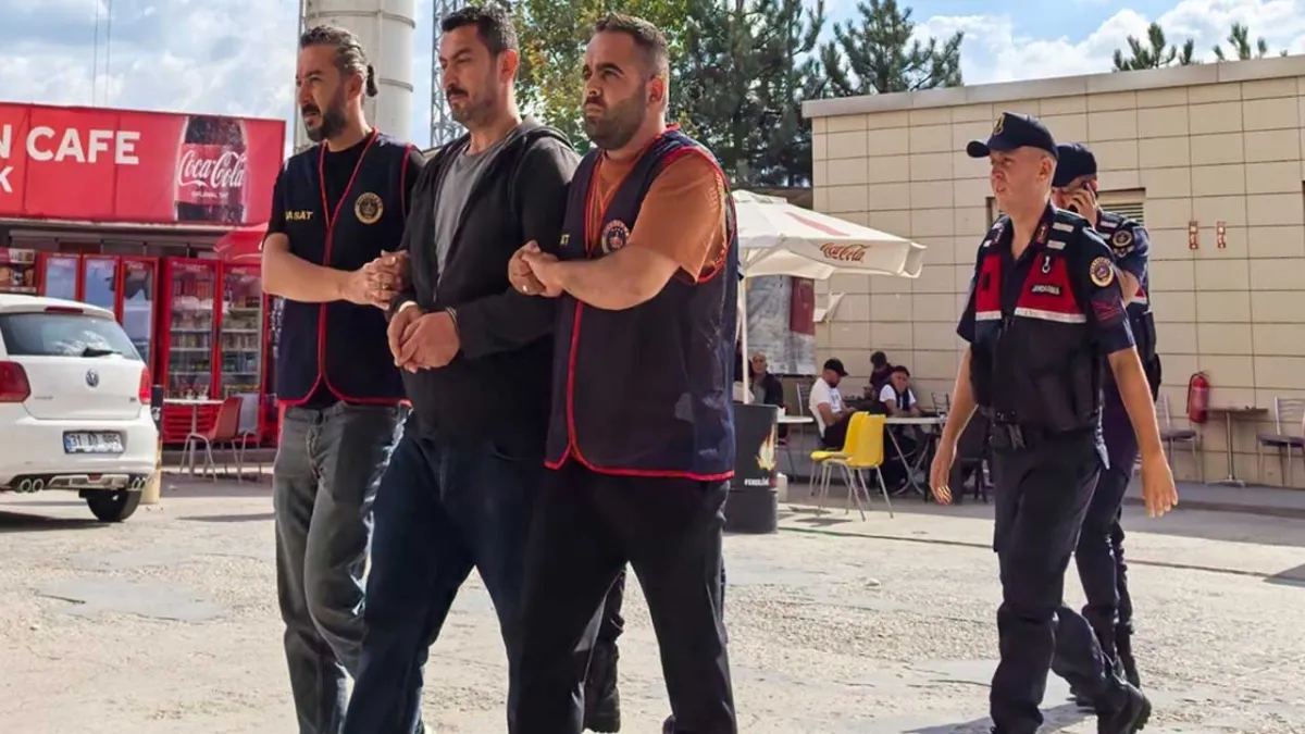 FETÖ hükümlüsü evine girerken kıskıvrak yakalandı! haberinin görseli