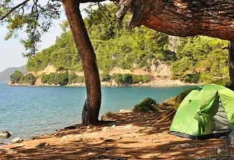 İzmir’de gençlik kampı başlıyor: Büyükşehir’den gençlere Foça’da kamp
