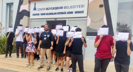 İzmir’de lise öğrencileri, Kadın Dayanışma Merkezi'ni ziyaret etti
