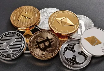 XRP ve Dogecoin ETF'leri piyasaları salladı: İlk gün rekoru kırıldı!