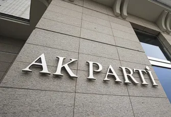 AK Parti, 8 ilde görev değişikliğini gitti