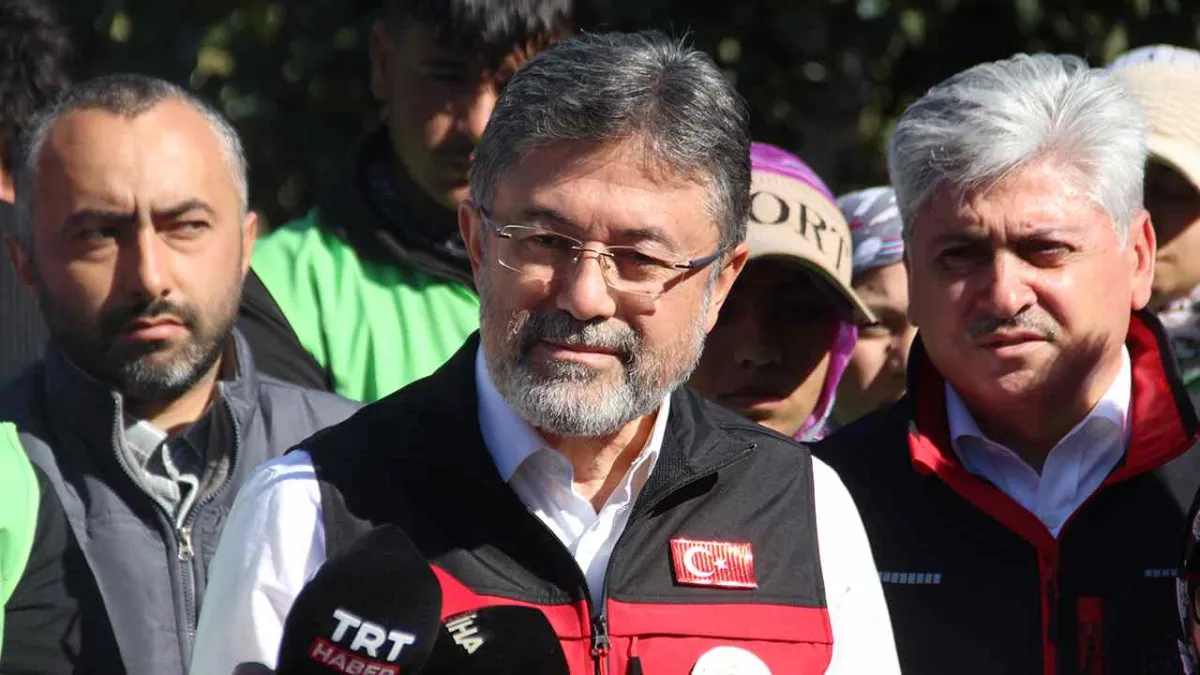 Bakan Yumaklı’dan orman yangınları uyarısı: Hassas davranmalıyız, çok küçük bir problemin devasa alanları yaktığını görüyoruz  haberinin görseli