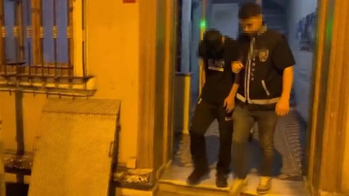 Beyoğlu’nda taksi şoförüne bıçaklı saldırı: 16 yaşındaki şüpheli tutuklandı haberinin görseli