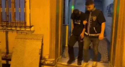 Beyoğlu’nda taksi şoförüne bıçaklı saldırı: 16 yaşındaki şüpheli tutuklandı