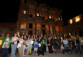 Efes Selçuk Belediyesi’nden engelsiz bireyler için gece yolculuğu