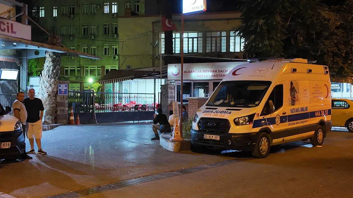 İzmir haber: Göztepe taraftarları arasında silahlı ve bıçaklı kavga haberinin görseli