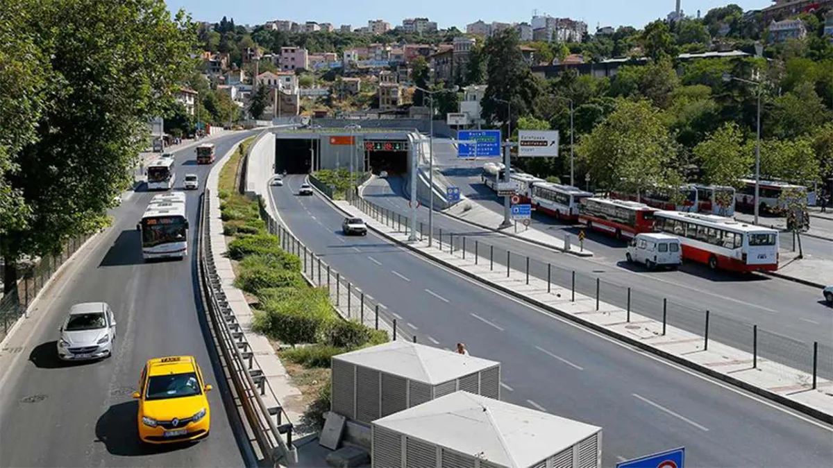 İzmirliler dikkat:  9 Eylül Maratonu nedeniyle bazı yollar trafiğe kapatılacak  haberinin görseli