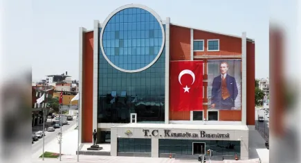 Karabağlar Belediyesi’nde siyasi deprem: CHP’den 9 meclis üyesi istifa etti