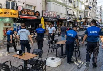 Karşıyaka zabıtası Bostanlı’da işgaliye denetimi yaptı