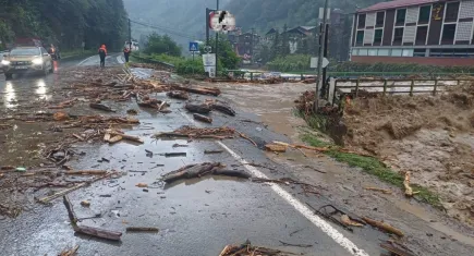Rize'deki korkunç gece: Sel ve heyelanlar köyleri yuttu, 15 kişi son anda kurtarıldı!