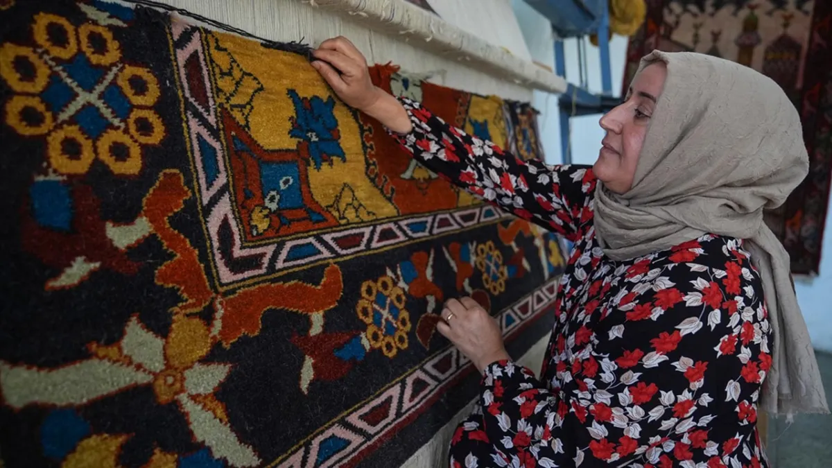 17. Yüzyıl Bergama halısı ana yurdunda yeniden hayat buluyor