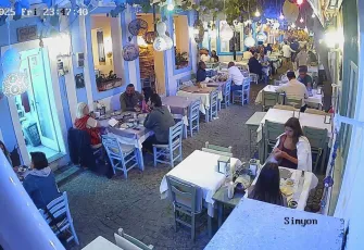 Bozcaada’da iki arkadaş restorandaki 8 bin 500 TL’lik hesabı ödememek için kaçtı