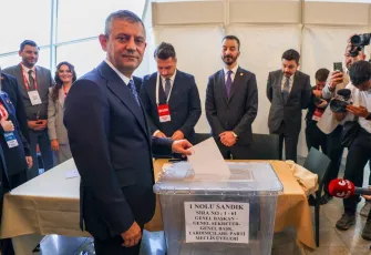 CHP’de Özgür Özel yeniden başkan