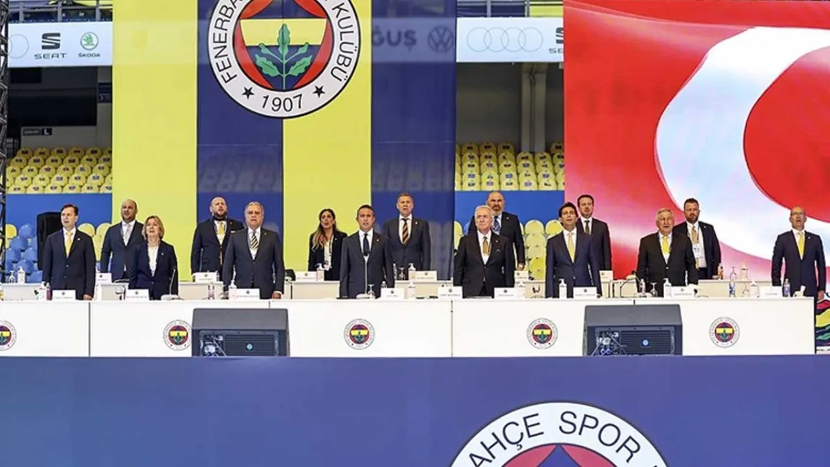 Fenerbahçe Olağanüstü Seçimli Genel Kurulu’nda oy sayımına başlandı haberinin görseli