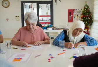 Gaziemir Belediyesi Alzheimer hastalarını yalnız bırakmadı 