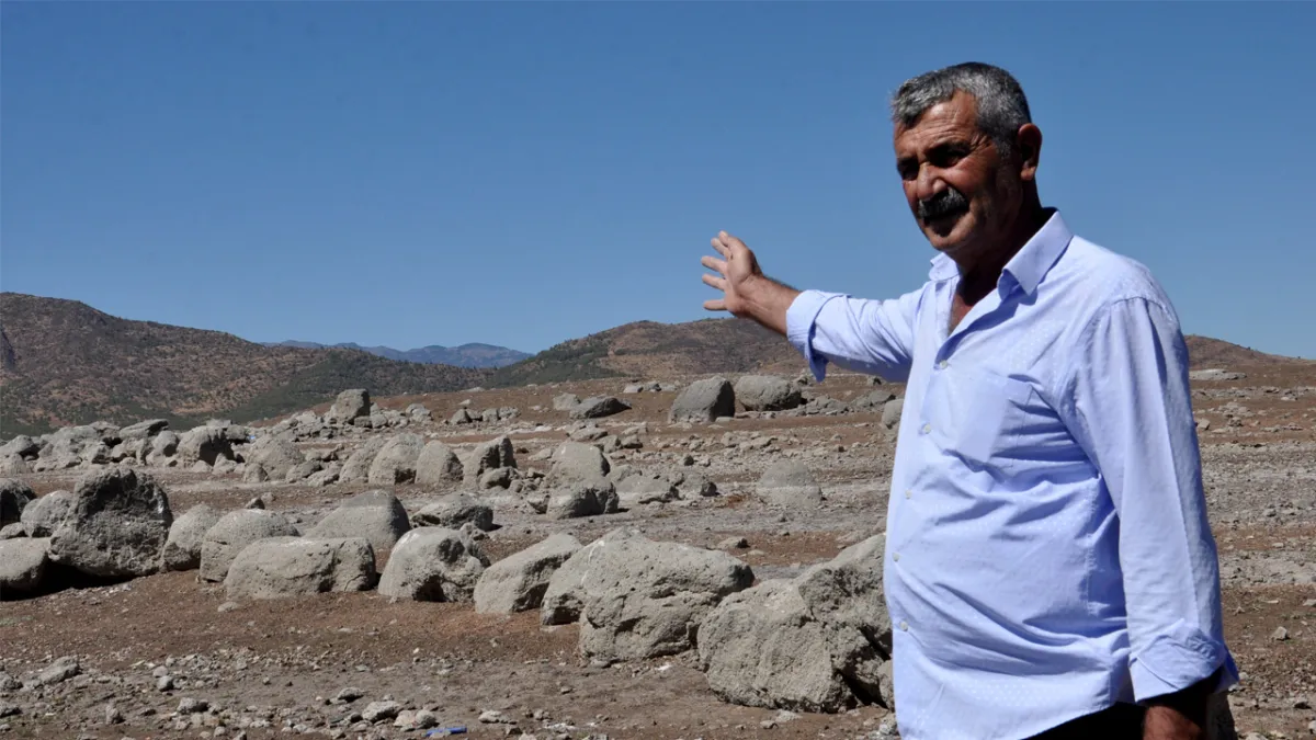 Tahtaköprü Barajı’ndaki kuraklık nedeniyle Hamamlar Höyüğü ortaya çıktı haberinin görseli
