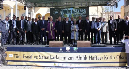 Anadolu’nun eşsiz mirası Ahilik, Tarihi Kemeraltı Çarşısı önünde kutlandı