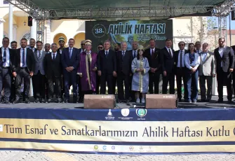 Anadolu’nun eşsiz mirası Ahilik, Tarihi Kemeraltı Çarşısı önünde kutlandı