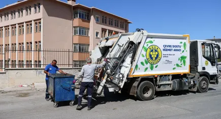 Buca Belediyesi’nden 24 saat kesintisiz temizlik hizmeti