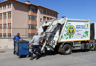 Buca Belediyesi’nden 24 saat kesintisiz temizlik hizmeti