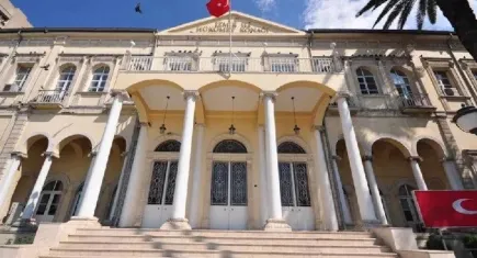 İzmir Valiliği’nden açıklama: Selçuk’ta silahla ateş, polis yaralandı, şüpheliler tutuklandı